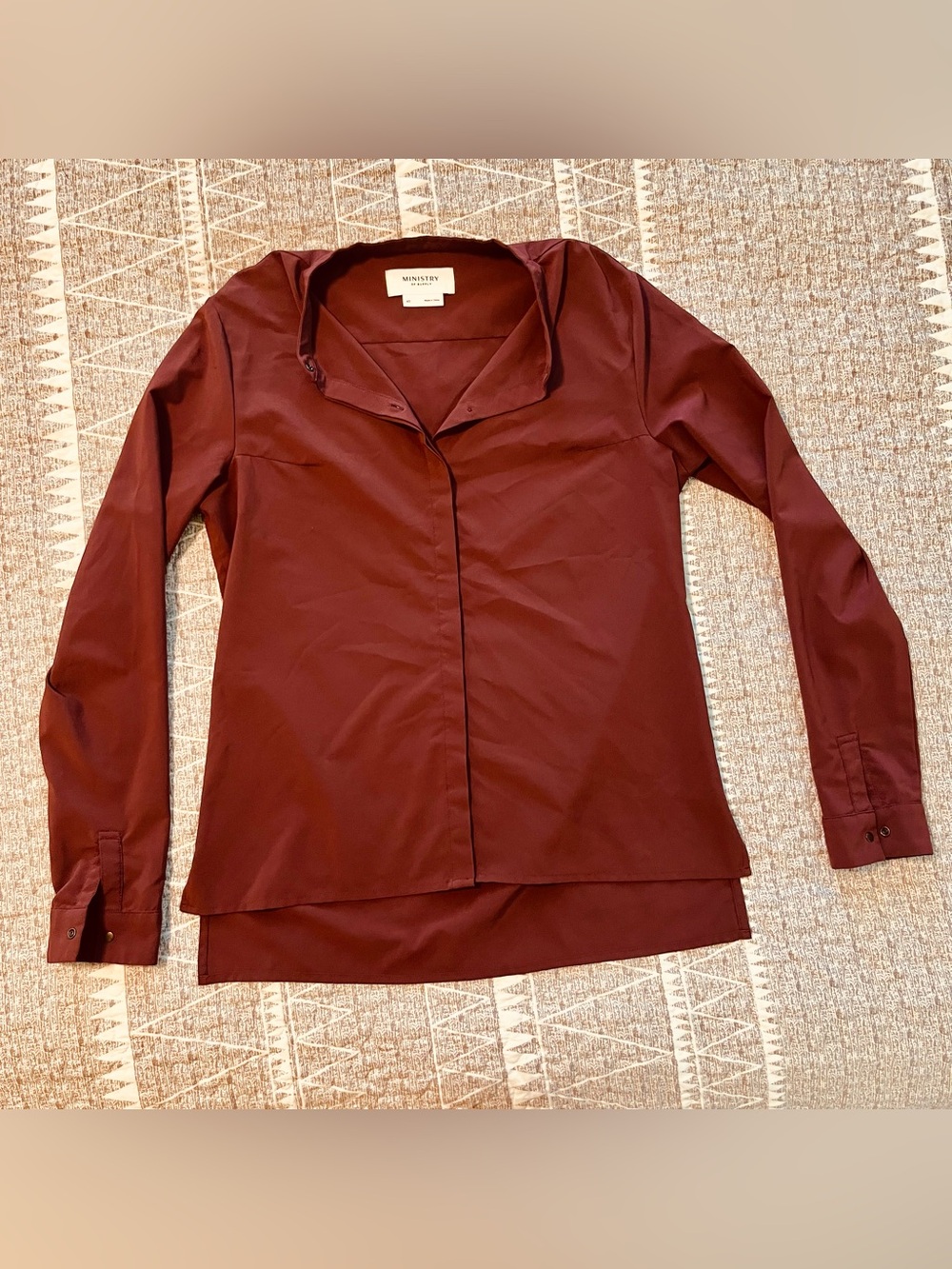 Ministry of Supply Blouse XS Burgundy Stretch Stand Collar Button Up